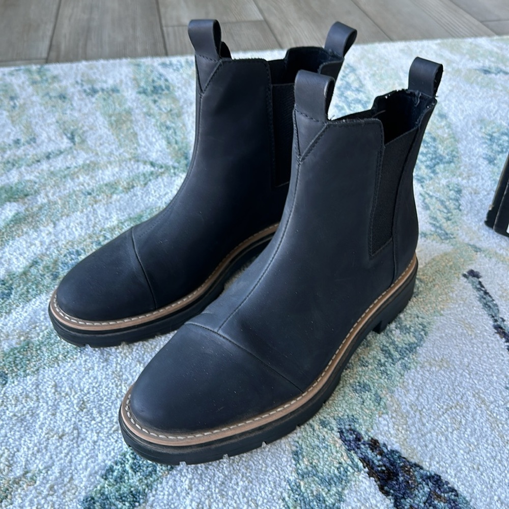 TOMS Womens Dakota Chelsea Boots